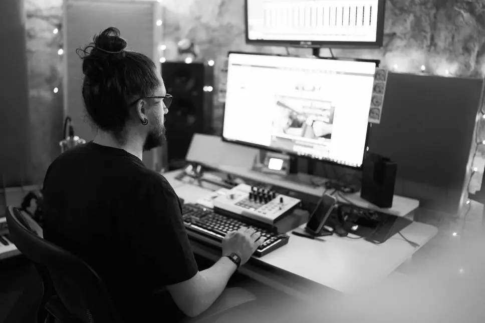 Romain Raynal - Compositeur et Sound Designer