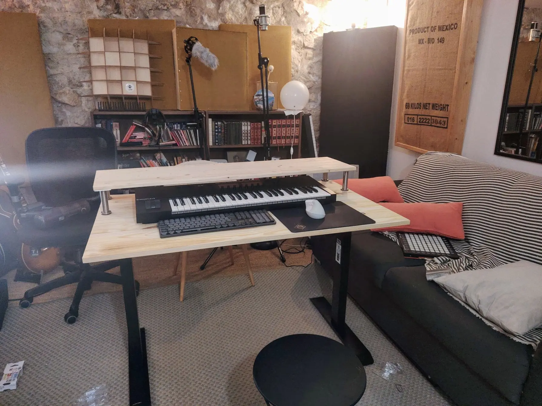 J'ai fixé les pieds sur le plan secondaire et je vérifie que tout passe. ça avance